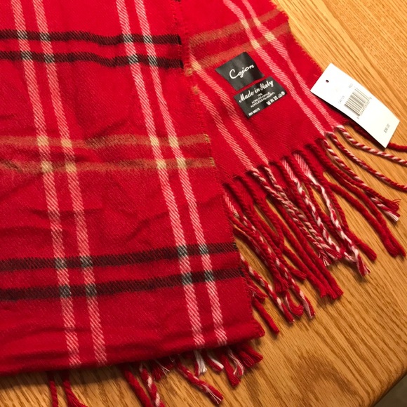 NWT red plaid scarf - Picture 3 of 3